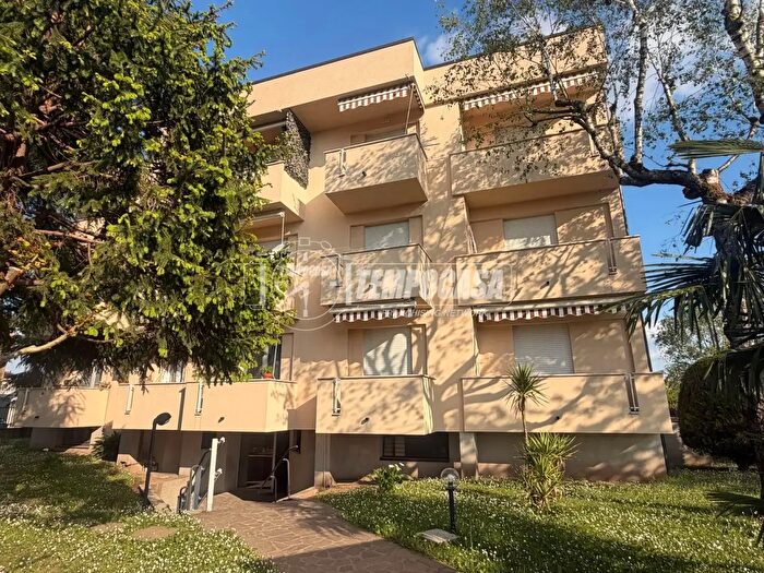 Appartamento trilocale in vendita in Via XXIV Maggio, Verano Brianza