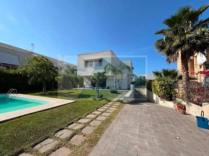 Casa con 5 locali in vendita in Siracusa