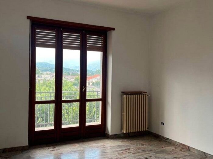 Appartamento trilocale in affitto in Via Camillo Benso di Cavour, Centro, Bagnolo Piemonte