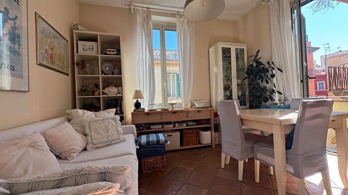 Appartamento trilocale in vendita in Via del Macello, Albano Laziale