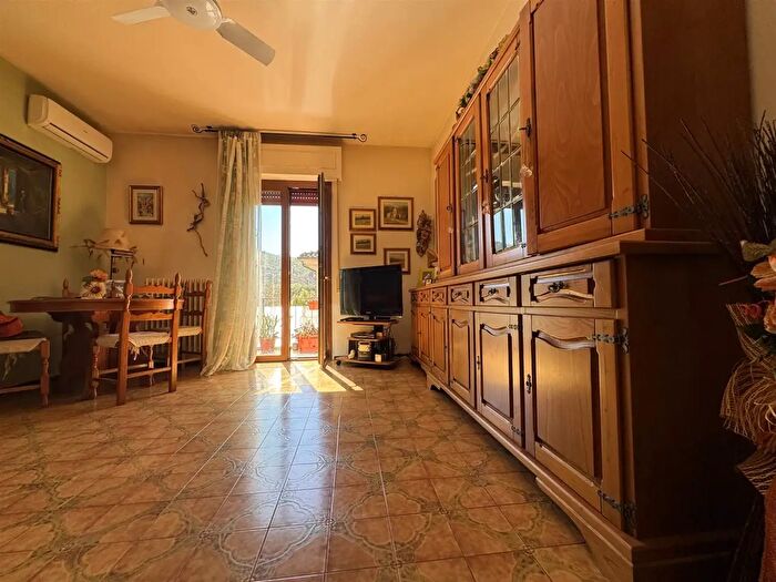 Appartamento con 5 locali in vendita in Montecatini Val Di Cecina