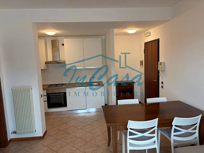 Appartamento trilocale in affitto in Via dei Novale, Noale