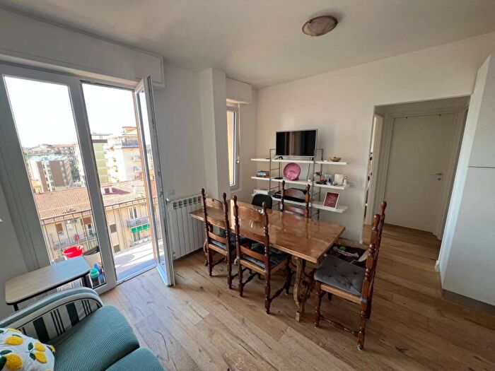Appartamento trilocale in affitto in via Caduti di Cefalonia, Novoli, Firenze