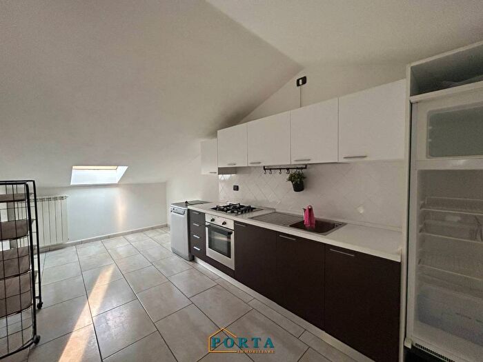 Casa trilocale in affitto in Via Gerolamo Bella, Centro, Carrù