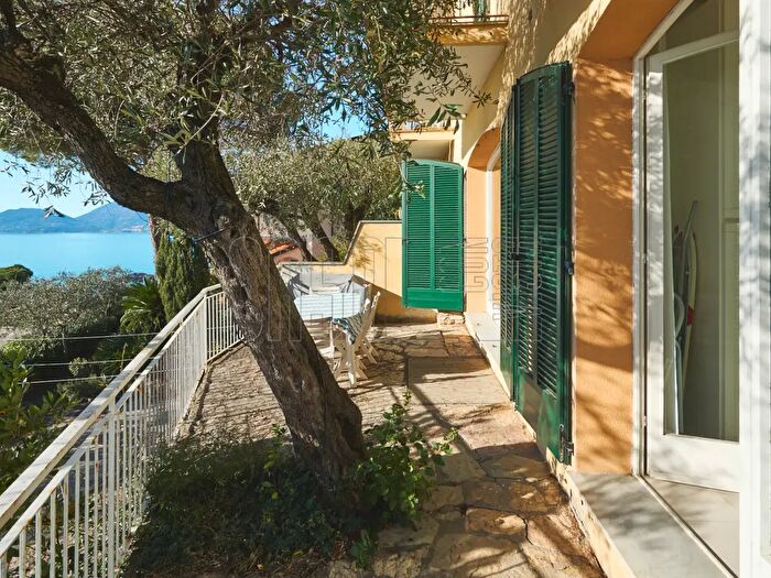 Appartamento con 7 locali in vendita in Via Fiascherino IV Traversa, Lerici