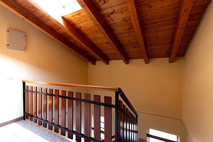 Appartamento con 6 locali in vendita in Via a Stanga, Erba