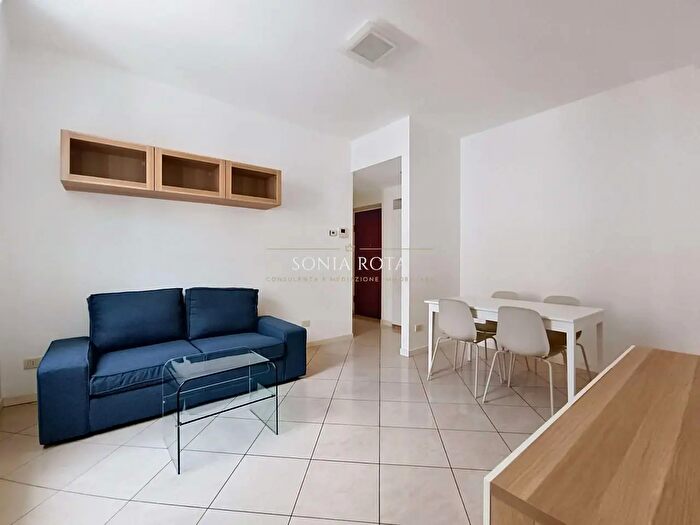 Appartamento trilocale in affitto in Via Moroni, Bergamo