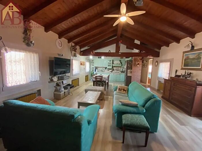 Casa trilocale in vendita in Via Mazzini, Gambolo