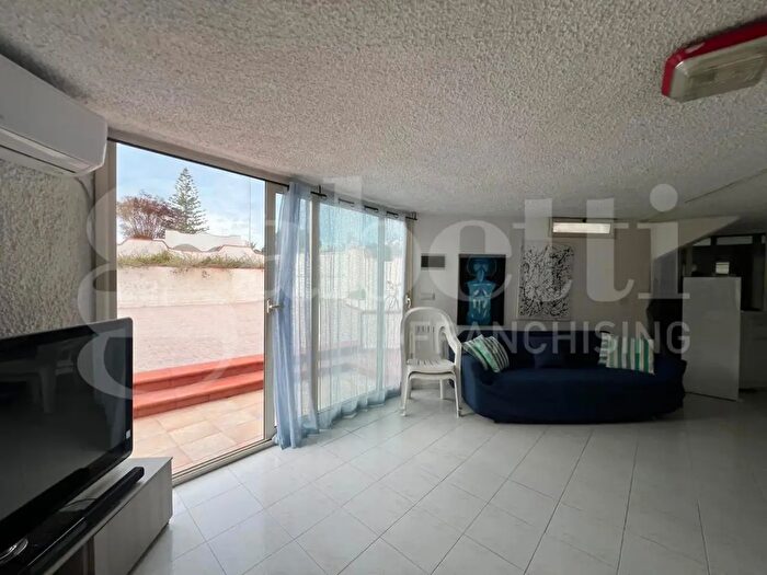 Casa quadrilocale in vendita in Viale dei Lidi, Siracusa