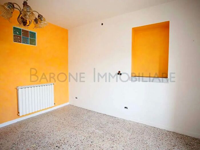 Appartamento trilocale in vendita in Via Corvenale, Carrara