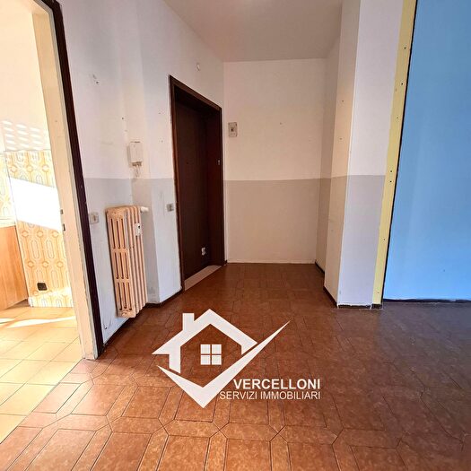 Appartamento trilocale in vendita in Via Caviggioli, Novara