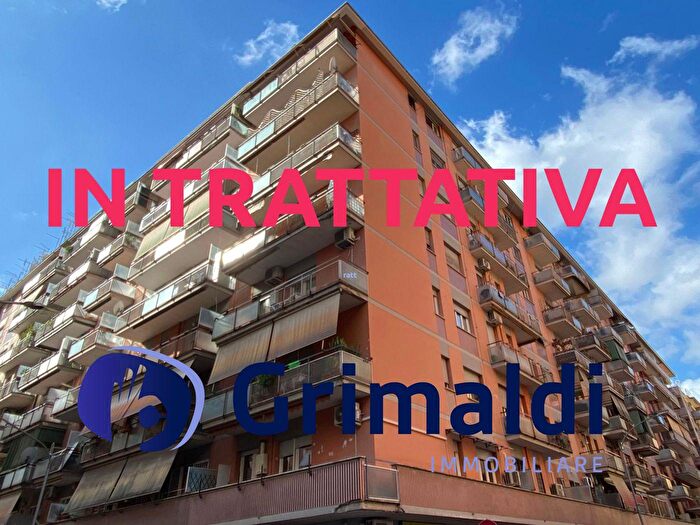 Appartamento quadrilocale in vendita in Via Statilio Tauro, Roma