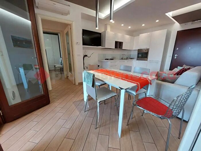 Appartamento trilocale in vendita in Via Lucania, Alba Adriatica