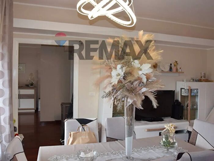 Appartamento quadrilocale in vendita in Via Boccaccio, Pomezia