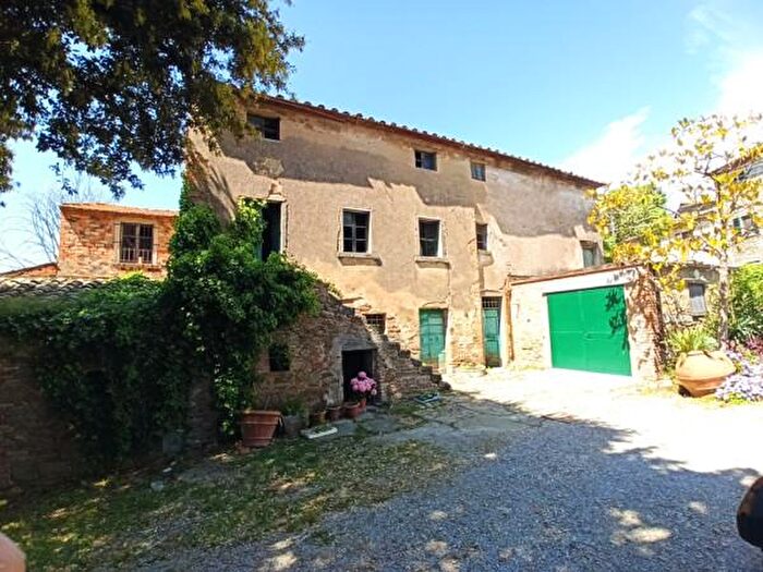 Casa con 5 locali in vendita in Via Italia, Cortona