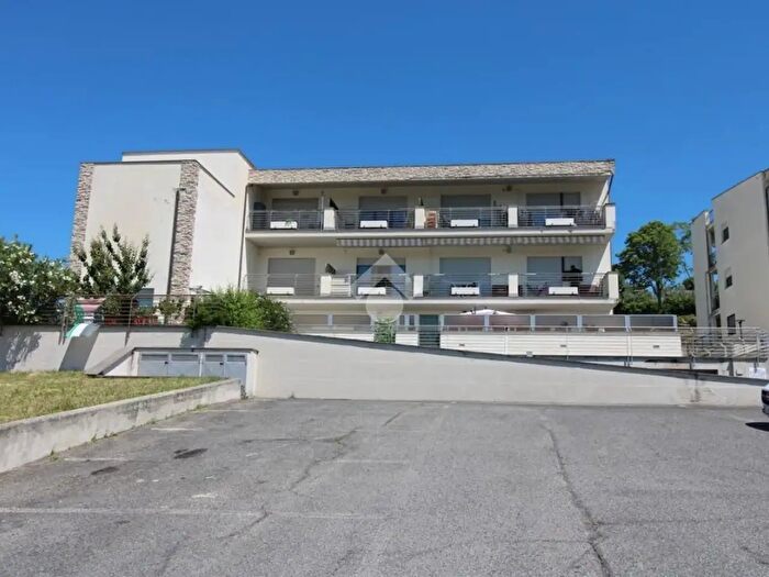 Appartamento trilocale in vendita in Via Campore, Montopoli Di Sabina