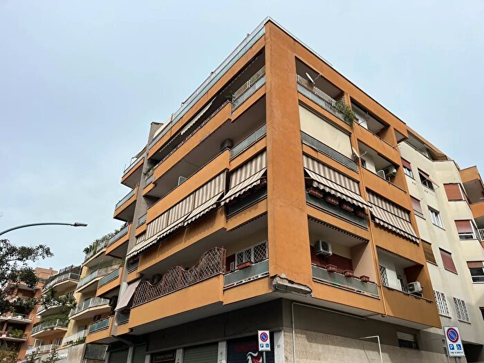 Appartamento quadrilocale in vendita in Via Attilio Friggeri, Roma