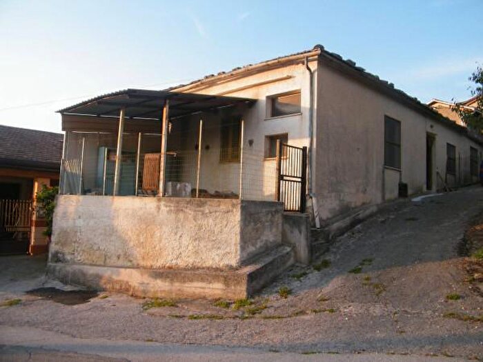 Casa quadrilocale in vendita in Via Case Mangiapelo, Alatri