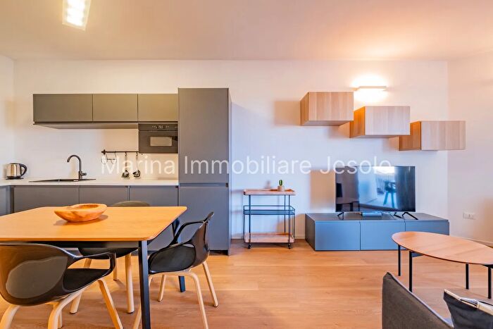 Appartamento trilocale in vendita in Piazza Milano, Jesolo