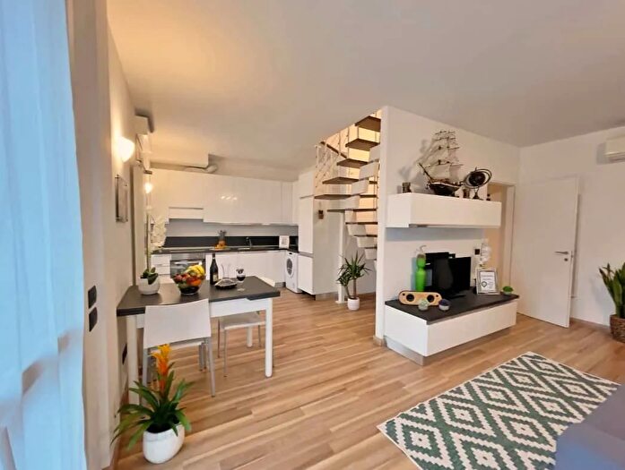 Appartamento monolocale in affitto in Via Giuseppe Candiani, Milano