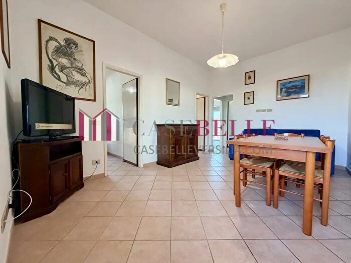 Appartamento con 5 locali in vendita in Camaiore