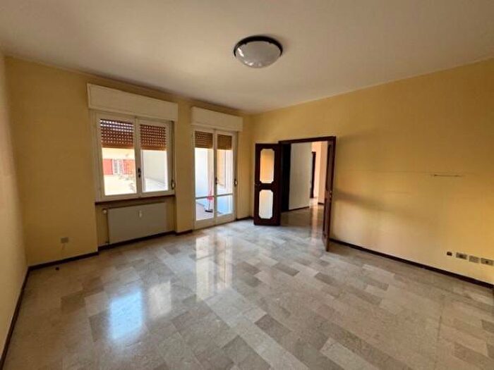 Appartamento trilocale in vendita in Via Gaspare Pedone, Cremona