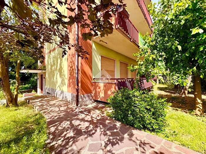 Appartamento con 5 locali in vendita in Via Don Giavazzi, Verdello