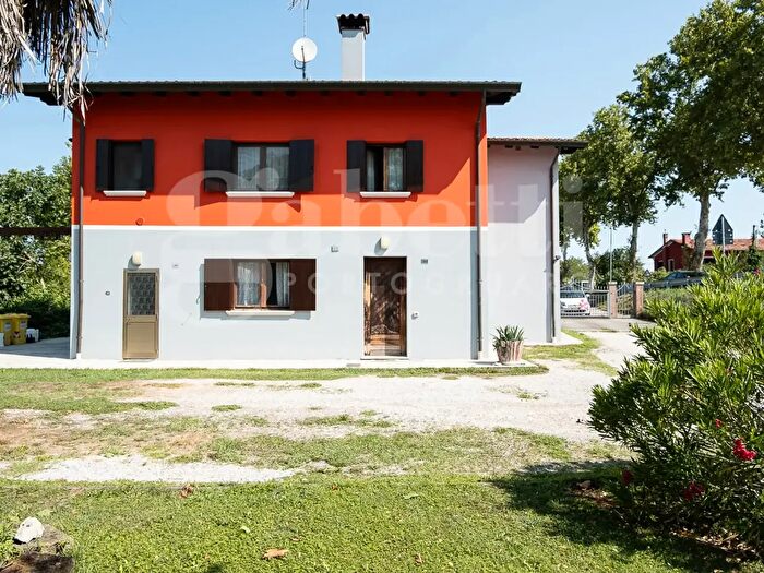 Casa con 6 locali in vendita in Via Trieste a, Concordia Sagittaria