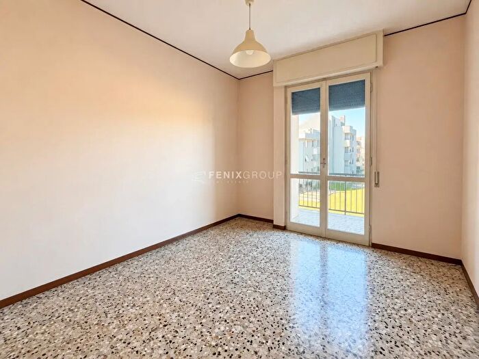 Appartamento trilocale in vendita in Via Simonetta, Caponago