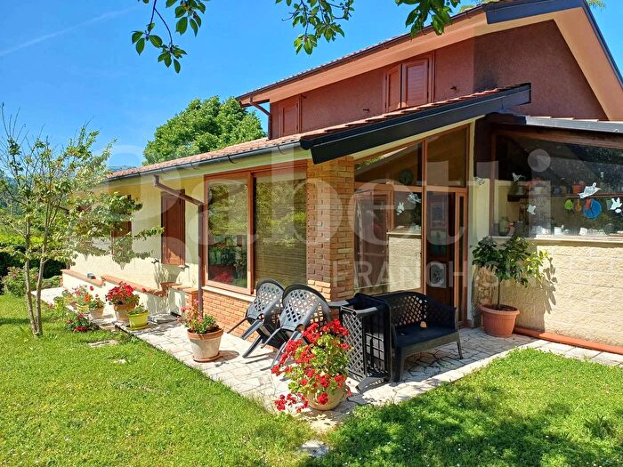 Casa in vendita in Via San Maria del Monte Snc, Borbona