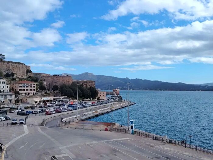 Appartamento con 5 locali in vendita in Calata Italia, Portoferraio