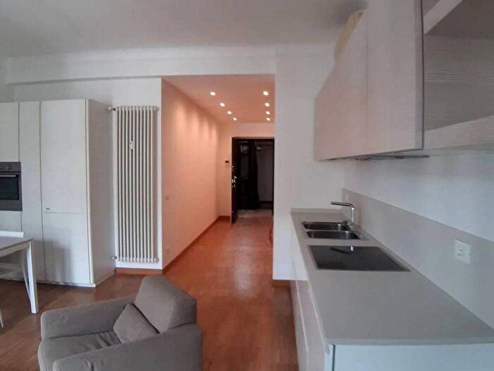 Appartamento trilocale in affitto in Via Caretta, Buenos Aires, Milano