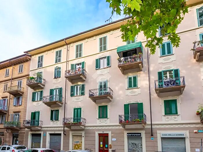 Appartamento trilocale in vendita in Corso Tortona, Torino