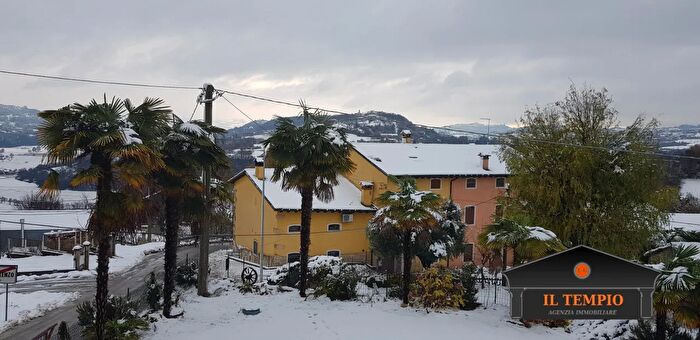 Casa con 7 locali in vendita in Via Canove, Gambugliano