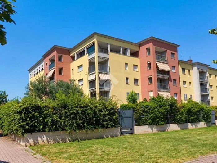 Appartamento trilocale in vendita in Via Adda, Cormano