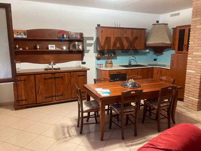 Appartamento con 5 locali in vendita in Via Alpone, Buttapietra