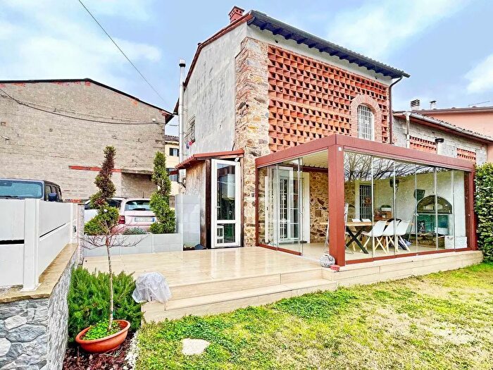 Casa con 5 locali in vendita in Via di Tempagnano, Lucca