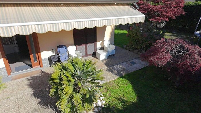 Casa quadrilocale in vendita in Via Signana, Galbiate