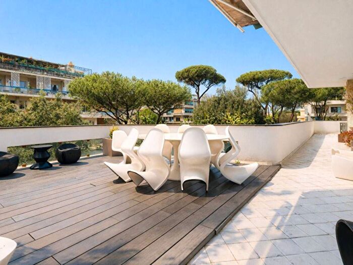 Appartamento con 5 locali in affitto in Viale Di Villa Grazioli, Pinciano Villa Ada, Roma