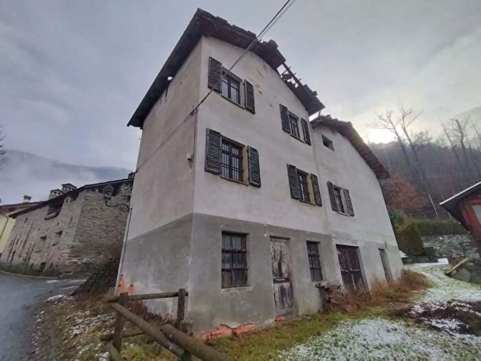 Casa quadrilocale in vendita in Località Miseregne, Fenis