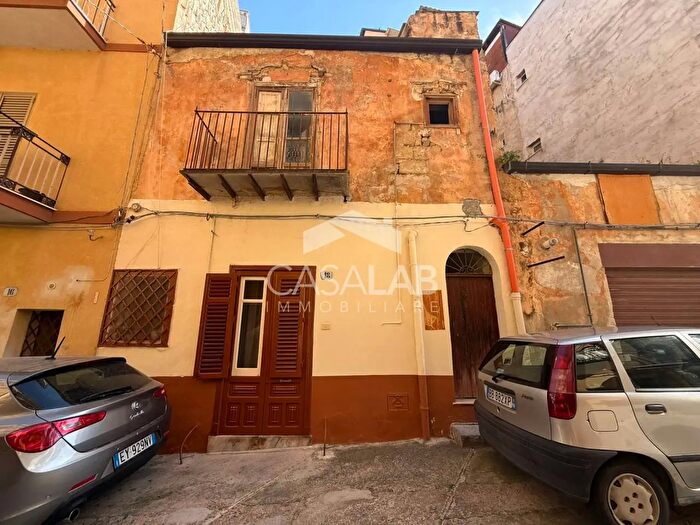 Appartamento quadrilocale in vendita in Via Discesa dei Fiori, Carini