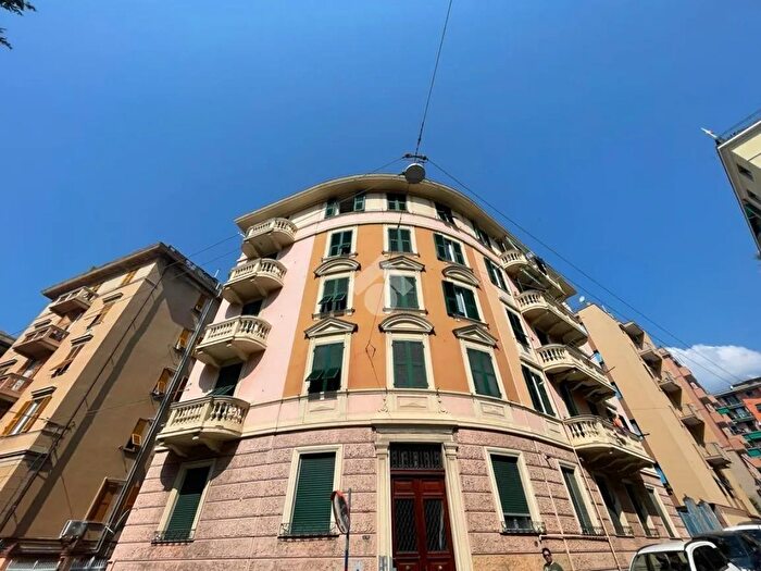 Appartamento quadrilocale in vendita in Via S Tommaso dAquino, Genova