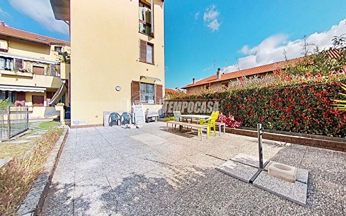 Appartamento bilocale in vendita in Via Montello Giusto, Macherio