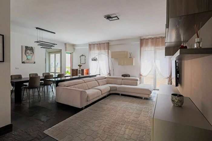 Appartamento quadrilocale in vendita in Via Antonio Pacinotti Milano, Milano