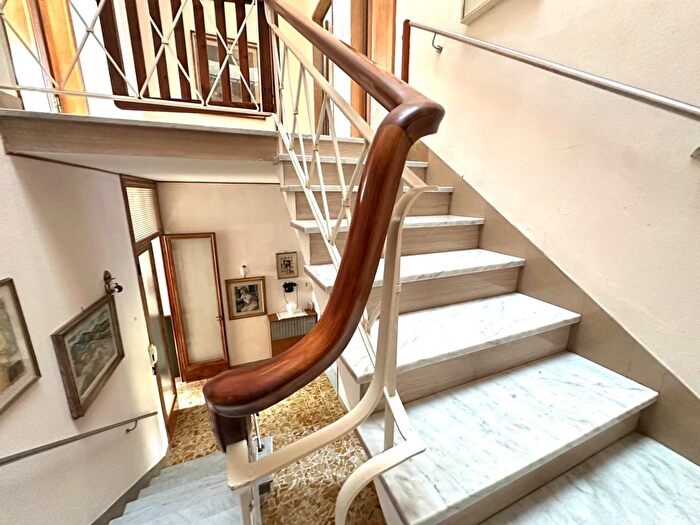 Casa con 5 locali in vendita in Empoli