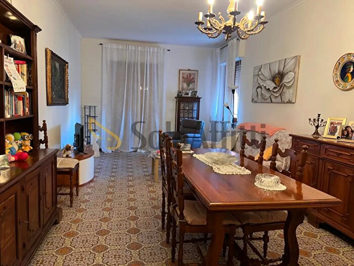 Appartamento con 5 locali in affitto in Rapallo