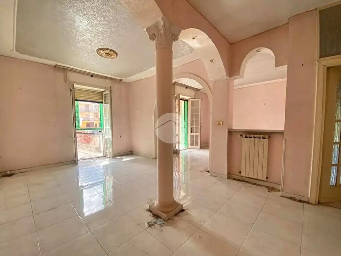 Appartamento con 5 locali in vendita in Via del Gran Sasso, Napoli