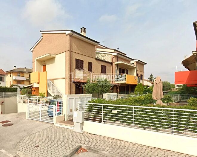 Appartamento quadrilocale in vendita in Camerata Picena