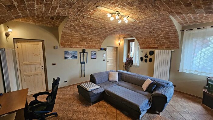 Casa con 7 locali in vendita in Via Guglielmo Marconi, Scurzolengo