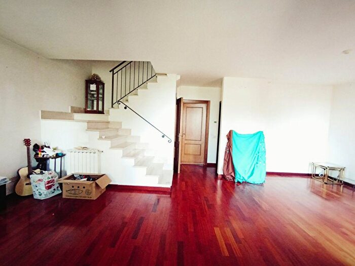 Casa con 11 locali in vendita in Foiano Della Chiana